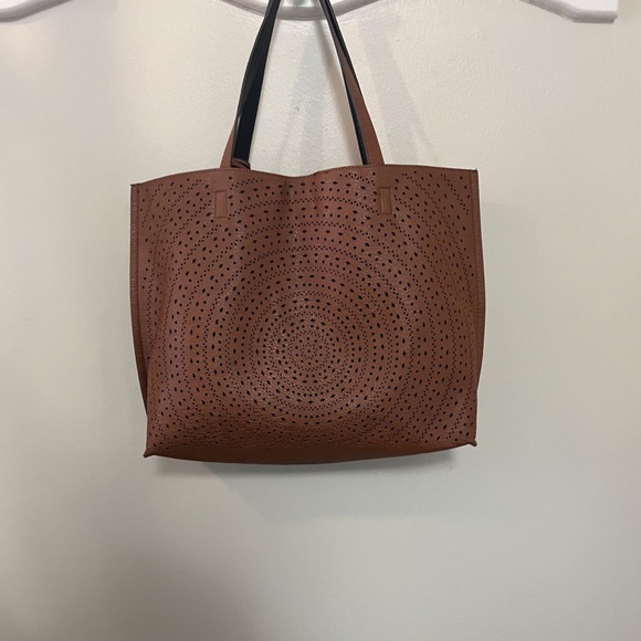 Vegan Leather Tote by Street Level - Picture 5 of 10